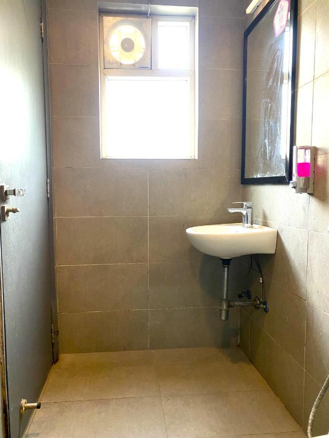 Qotel Hotel Ip Residency East Delhi Preet Vihar New Delhi Exterior foto